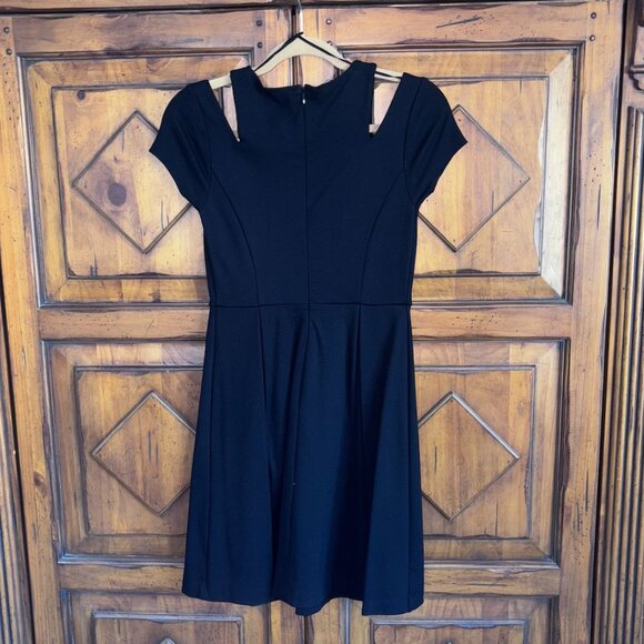 International Concepts INC - Black Short Sleeve Mini Dress (Size: XS) - Picture 2 of 6